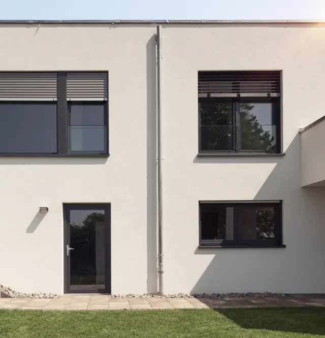 Integrated fall protection VisioNeo WAREMA sun shading system