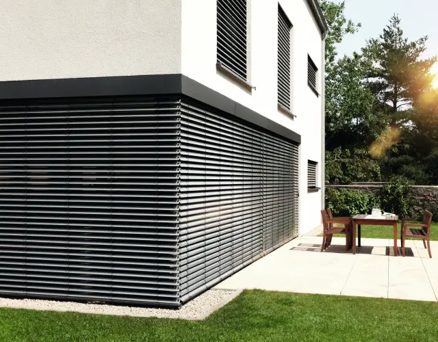 Brise-soleil orientables bloc baie