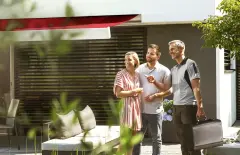 Fachpartner berät  Privatkunden beim Markisenkauf