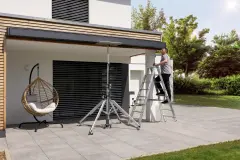 Montage einer Markise durch einen Fachhändler von WAREMA