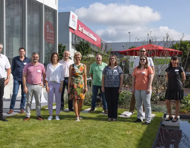 Angelique Renkhoff-Mücke mit einigen Geehrten
