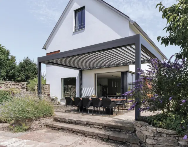 Pergola bioclimatique Lamaxa Moments - Protection solaire et contre les intempéries exclusive, fabriquée en Allemagne