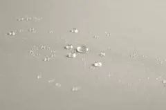 Wasser auf Markisenstoff