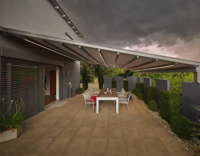 Warema Perea Pergola-Markise Gewitter